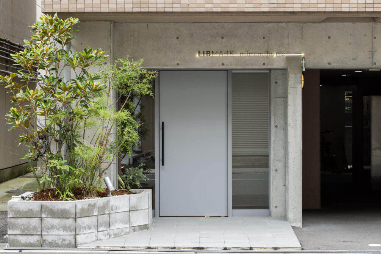 エントランス、居室1室、廊下 改修完了